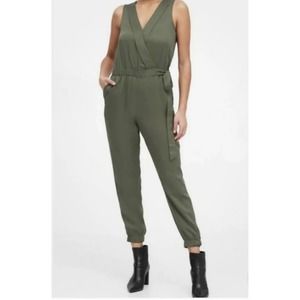 Banana Republic Tencel Utility Jogger Jumpsuit Army Green Womens SZ 4 One Piece‎